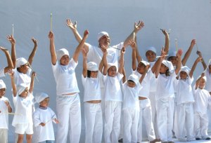 Metin:A perfect picture of purity, love and goodwill!